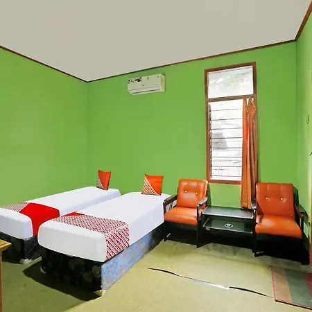 OYO 90136 Hotel Bone Indah-2